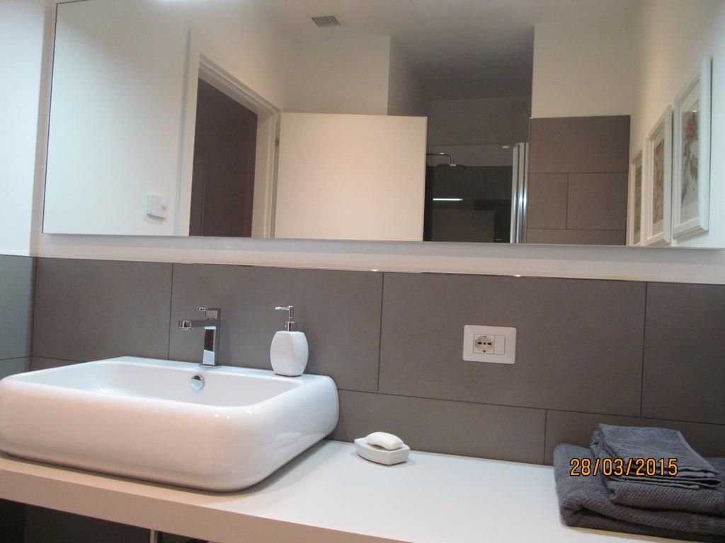 Vicolo Chiodo Apartment Verona Room photo